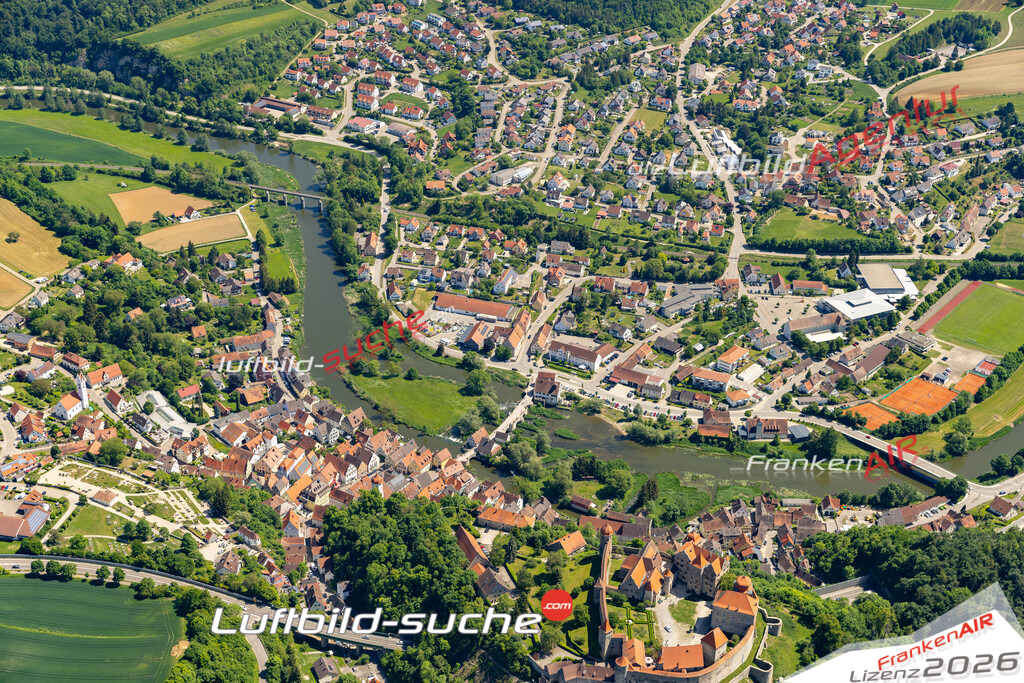 Das Luftbild der Stadt Harburg wurde 2022 vom Flugzeug heraus erstellt (keine Drohnen-Aufnahmen) Aufnahmehöhe ca.450 Meter- hohe Bildauflösung und Druck-Qualität. Garantiert!