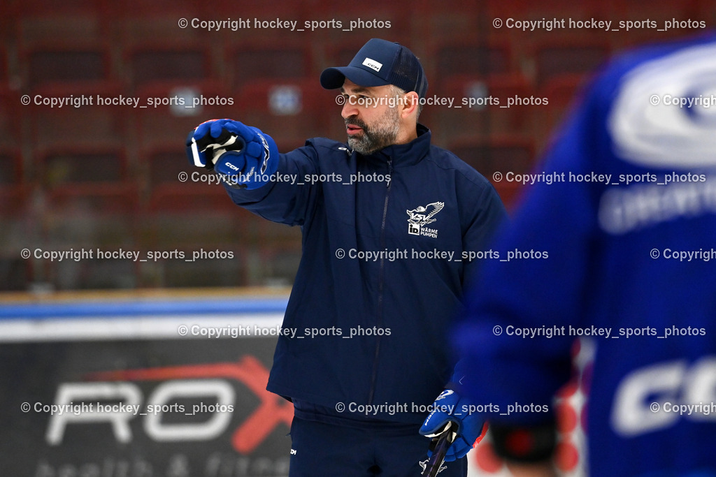 Eistrainig EC VSV mit Headcoach Pierre Allard | Eistrainig EC VSV mit Headcoach Pierre Allard, 1. Eistrainig EC VSV mit Headcoach Pierre Allard am 02.12.2025 in Villach (Stadthalle Villach), Austria, (Photo by Bernd Stefan)