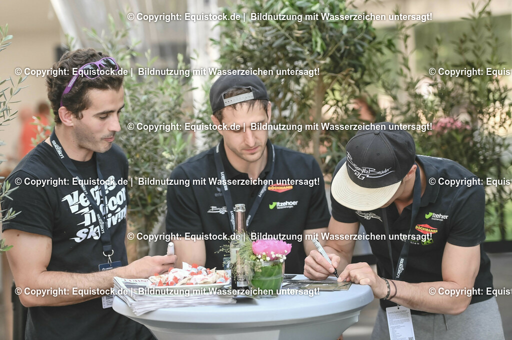 D78_3470 | equistock