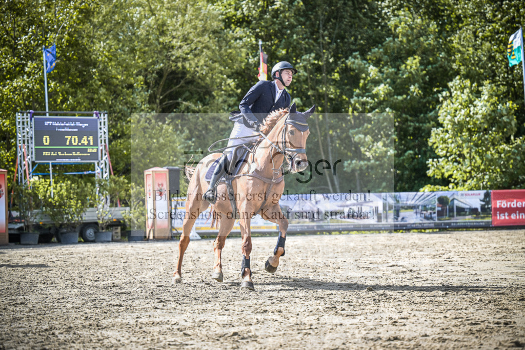 DOS_9468 | Entdecke hochwertige Reitturnierfotos von Foto Oger. Professionell, emotional und authentisch – jetzt Lieblingsmomente im Shop bestellen.Deutschlandweite Turnierfotografie. - Realisiert mit Pictrs.com