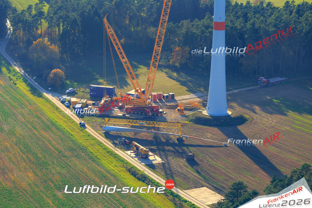 Die Luftaufnahme Windrad_reparatur - Kasendorf wurde 2017 mittels Flugzeug (keine Drohne) erstellt. Perfekte Schärfe und Druck- Auflösung- Garantiert!