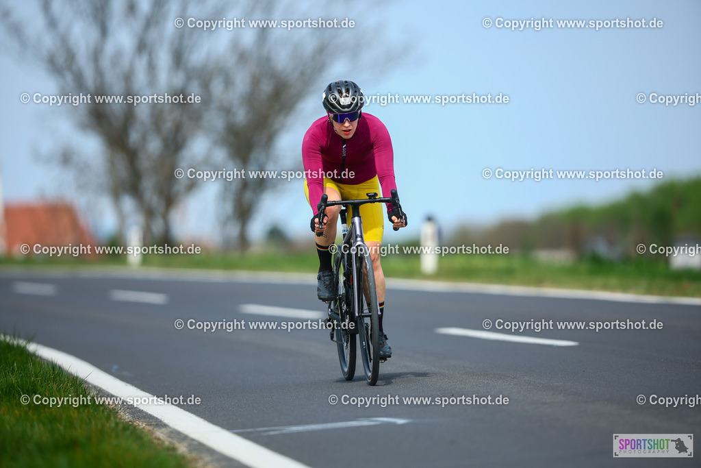 923_TRA57103 | Neusiedlersee Radmarathon 2026@sportshot_your_pictrs #yourpictures#roadtowm2029 #nrm #neusiedlerseeradmarathon #neusiedlersee #neusiedlerseetourismus #burgenland #mörbisch #nrm26 #burgenlandtourismus #voglundco #poweredbyburgenlandtourismus #radsport #rad #marathon #ucigranfondo #visitburgenland #ucigranfondoworldseries
