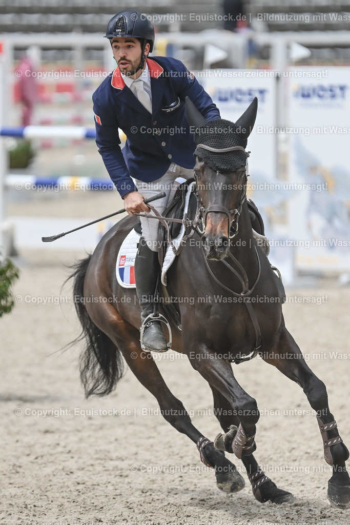 20230514_CCI4_Springen_0173 | equistock