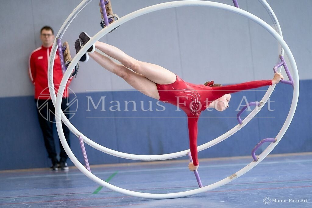 2024-06-21-B-DSC02072 | Professionelle Sportfotografie in Hamburg, Schleswig-Holstein und Niedersachsen – spezialisiert auf Rhönrad, Geräteturnen, Leistungsturnen und rhythmische Sportgymnastik. Bundesweite Begleitung von Rhönrad-Events. Jetzt Sport-Fotos - Realisiert mit Pictrs.com