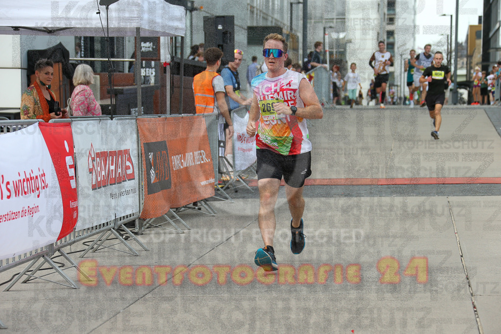 250920_1517_EX1_8725 | Sportfotografie im Rhein-Sieg Kreis, Köln, Bonn, NRW, Rheinland Pfalz, Hessen, etc. Unser Tätigkeitsfeld umfasst den Laufsport vom Volkslauf über den Marathon, Duathlon, Triathon bis zum Ultralauf wie Kölnpfad Ultra oder Schindertrail.