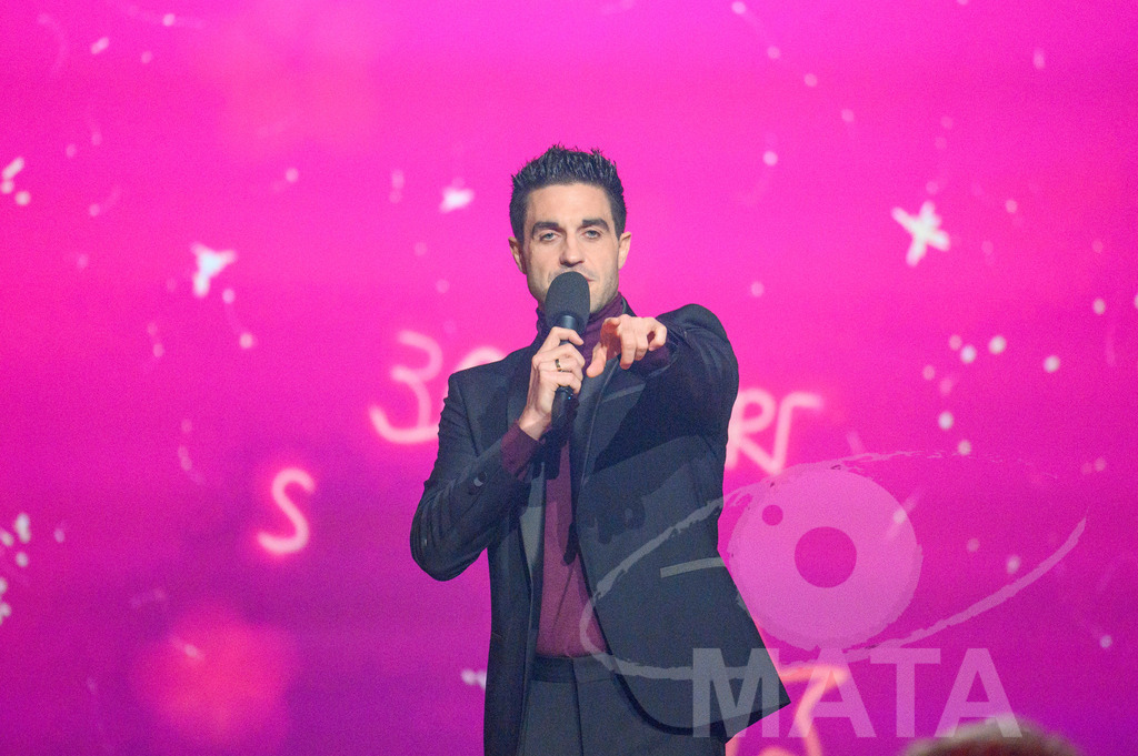 _DWA1376 | Dominik Glöbl bei '30 Jahre Sternstunden-Gala 2023' in der Frankenhalle. Nürnberg, 15.12.2023 - Realisiert mit Pictrs.com