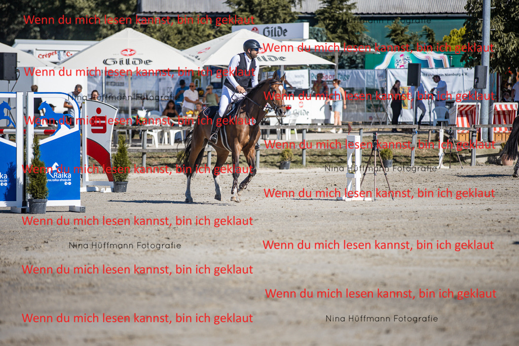 BK1A7939 | Turnierbilder Turnierfotos Nina Hüffmann Turnierfotografie Pferdefotografie Tierzeichnung Haustierzeichnung Pferdezeichnung Hundezeichnung Videograf  - Realisiert mit Pictrs.com