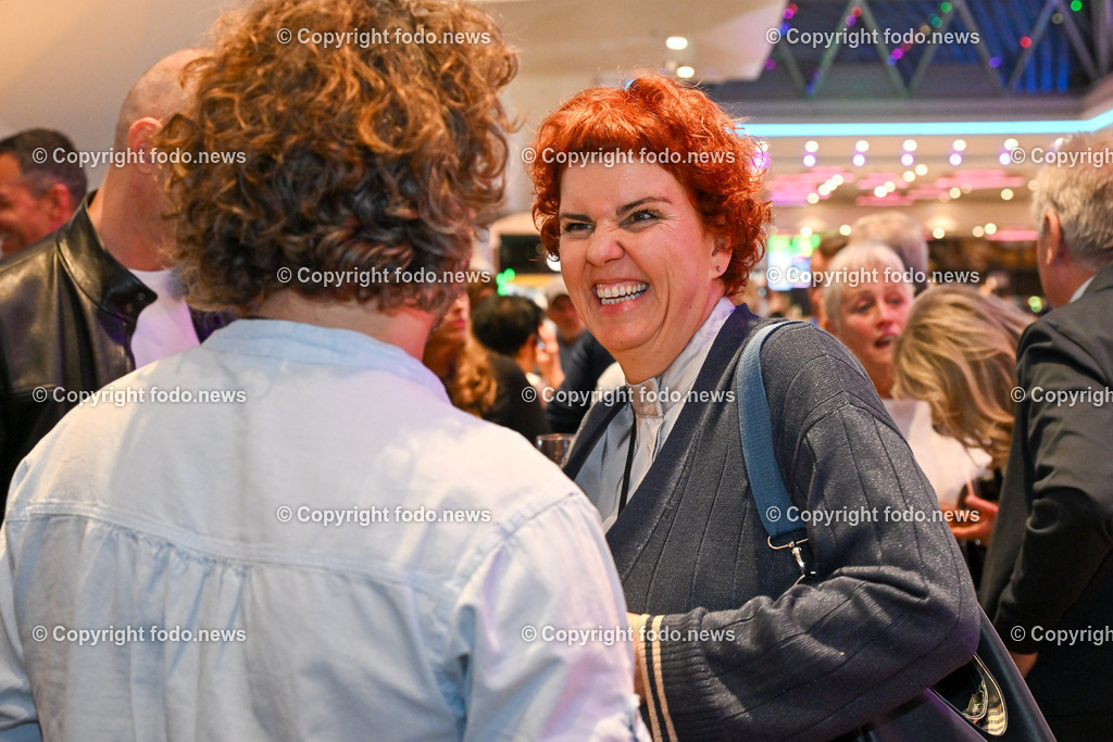 Lassts mas sche griassn_ 2 Tagesbart_ 31.10.2024-103 | bilder, linz, oberösterreich, österreich, europa, photo, foto, tiere, hunde, landwirtschaft, landschaft, politik, wirtschaft, wissenschaft, industrie, verkehr, medizin, society, fodo.news