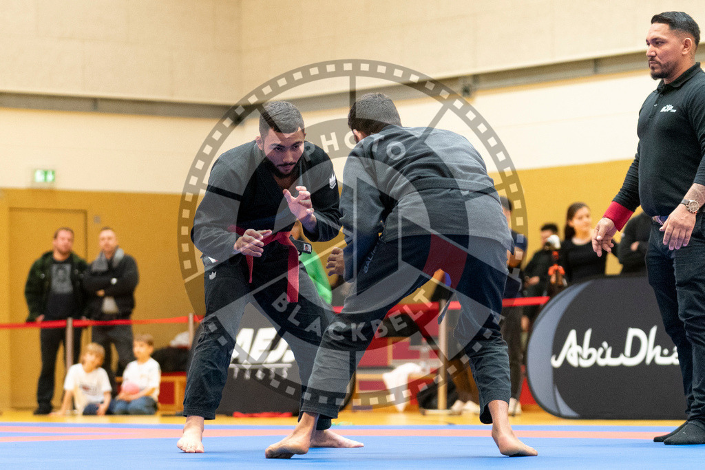 20231118PBB12313 | Fighters compete during the AJP Tour 600 Frankfurt Championship in Frankfurt/Main, Germany, on November 18, 2023.