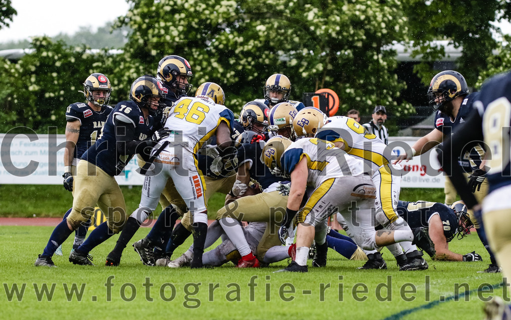 2022-05-29_107_Erding_Bulls_gegen_Nuernberg_Rams | Erding, Deutschland, 29.05.2022:
Fußball, Regionalliga 2022, 5. Spieltag, Erding Bulls gegen Nürnberg Rams, Endergebnis: 10:16

Martez Reaves (Erding Bulls, #46)

Foto: Christian Riedel / fotografie-riedel.net