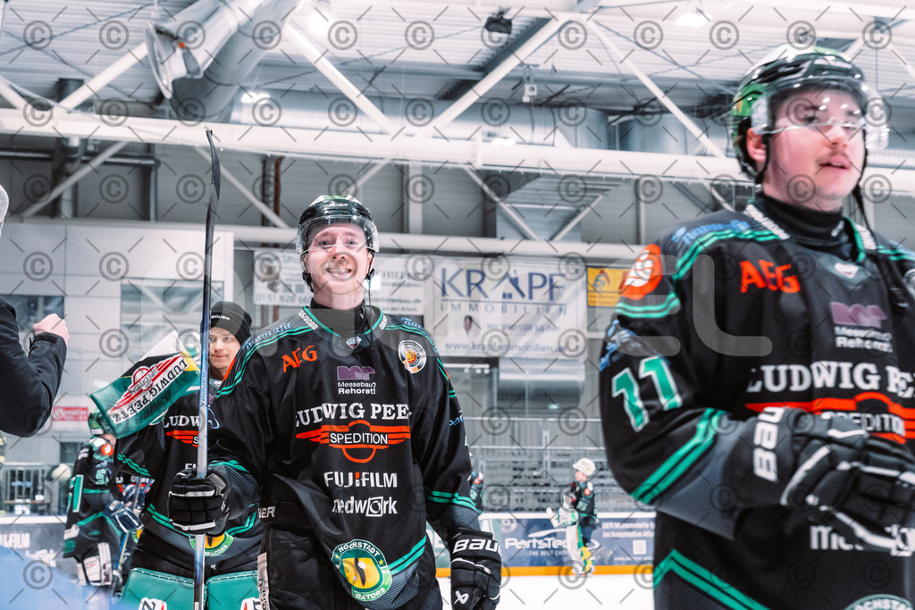 Alligators_vs_Passau_03_12_2025-81 | Höchstadt Alligators Fotogalerie: Eishockey-Action aus Franken. Professionelle Spielfotos, Portraits & Stadionbilder zum Download. Jetzt entdecken! - Realisiert mit Pictrs.com