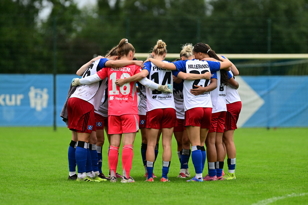 Fußball I Frauen I Saison 2025-2026 I Testspiel I Hamburger SV - FC Viktoria 1889 Berlin | Der Sportfotograf. - Realisiert mit Pictrs.com