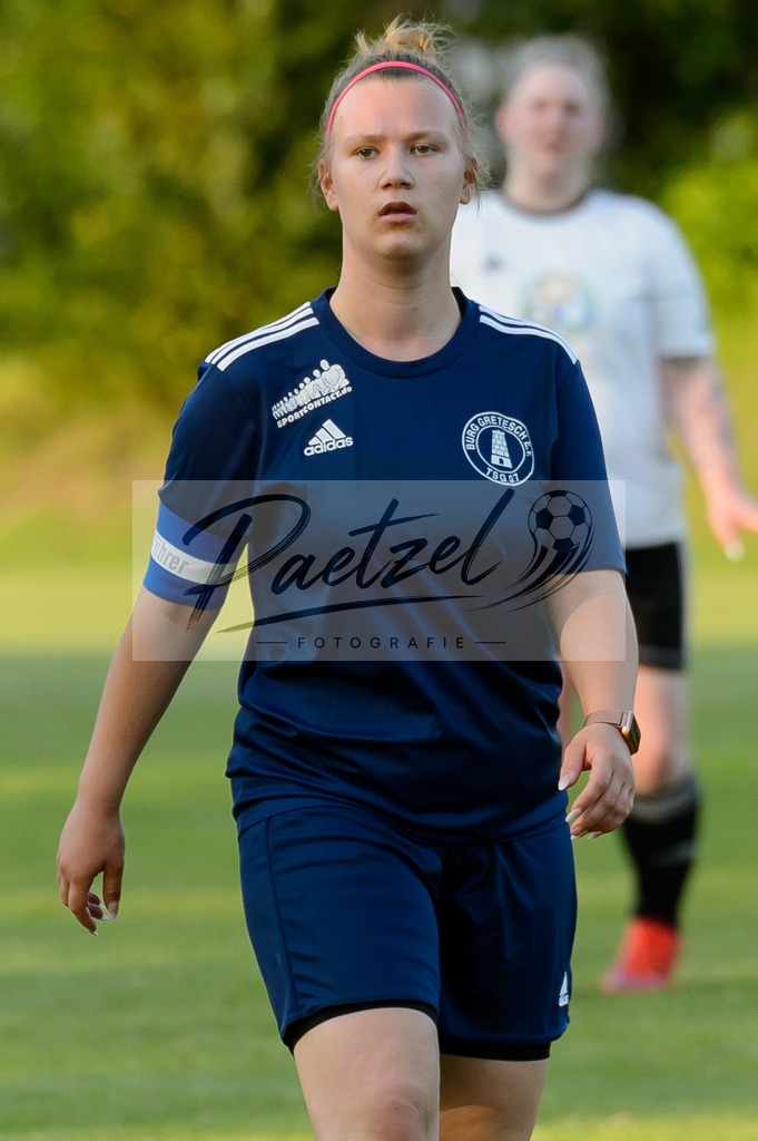 GREBES20210719_012 | Fussball, Frauen:   beim Spiel der 1. Kreisklasse zwischen TSG 07 Burg Gretesch IV und TuS Bad Essen im TSG-Sportpark am 19.07.2021 in Osnabrueck, Deutschland. - Realisiert mit Pictrs.com