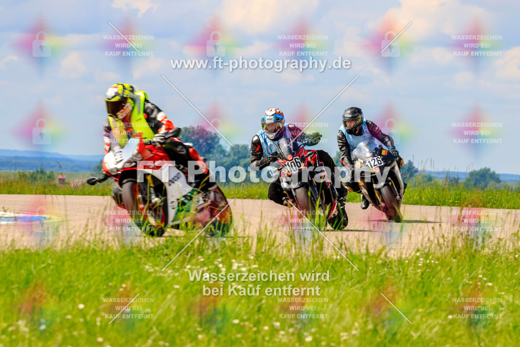 MotoTeam-0797 | Hier findet Ihr Bilder von Touristenfahrten auf der Nürburgring Nordschleife oder von anderen Veranstaltungen die ich besucht habe. Viel Spass beim Durch Schauen 