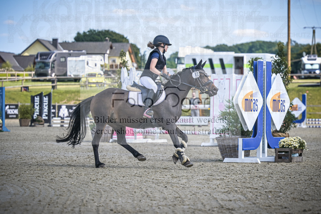 DOS_0030 | Entdecke hochwertige Reitturnierfotos von Foto Oger. Professionell, emotional und authentisch – jetzt Lieblingsmomente im Shop bestellen. - Realisiert mit Pictrs.com