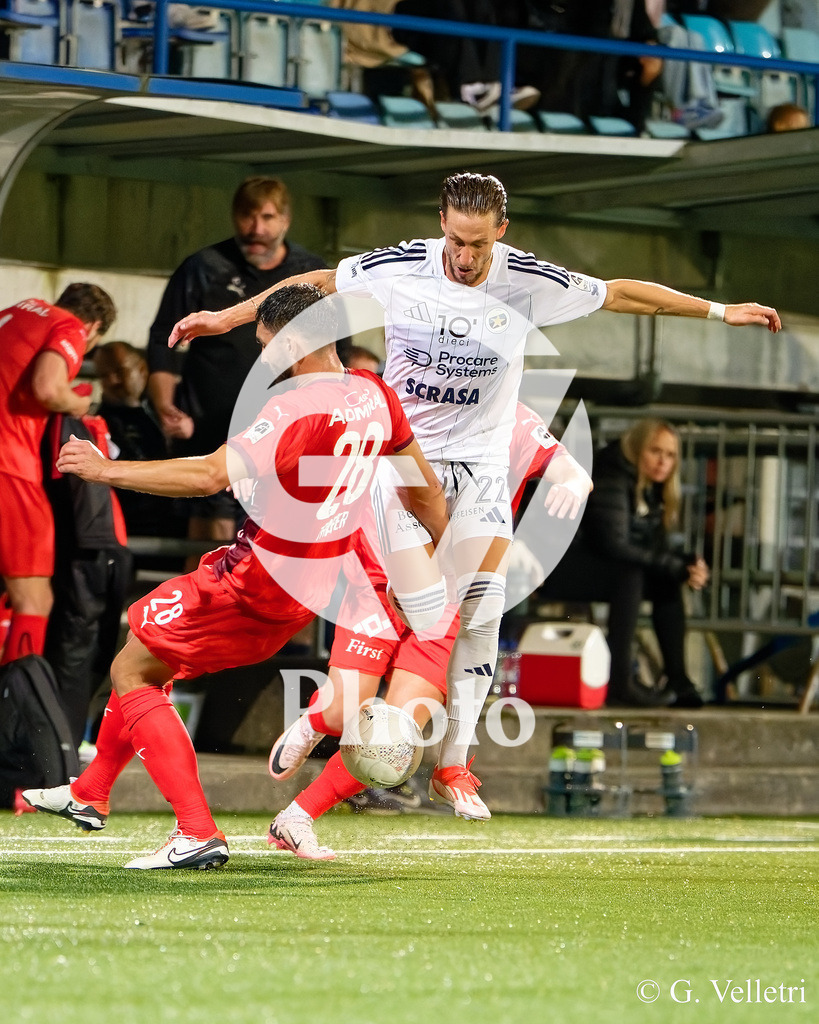 Challenge League - Etoile Carouge FC v FC Vaduz | Vincent Ruefli (22 Etoile Carouge FC) in action during the Challenge League game between Etoile Carouge FC and FC Vaduz at Stade de la Fontenette in Carouge, Switzerland