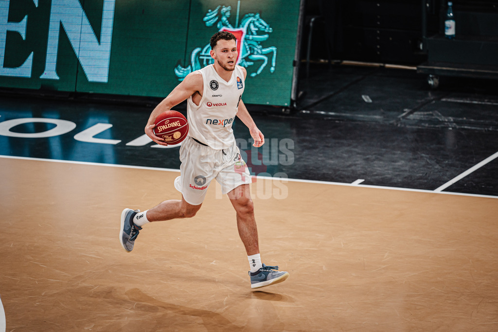 Basketball | Männer | Saison 2023/2024 | easyCredit Basketball Bundesliga | 31. Spieltag | Veolia Towers Hamburg vs. HAKRO Merlins Crailsheim | 30.04.2024 | Brae Ivey (#8, Veolia Towers Hamburg)