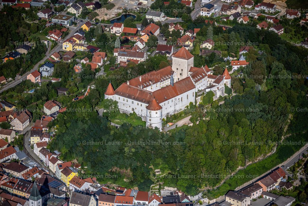 4050903 | WöRTH AN DER DONAU 03.09.2021 Burganlage des Schloß Wörth an der Donau im Bundesland Bayern, Deutschland. // Castle of Woerth an der Donau in the state Bavaria, Germany. Foto: Gerhard Launer