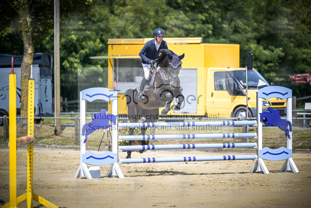 DOS_7560 | Entdecke hochwertige Reitturnierfotos von Foto Oger. Professionell, emotional und authentisch – jetzt Lieblingsmomente im Shop bestellen. - Realisiert mit Pictrs.com