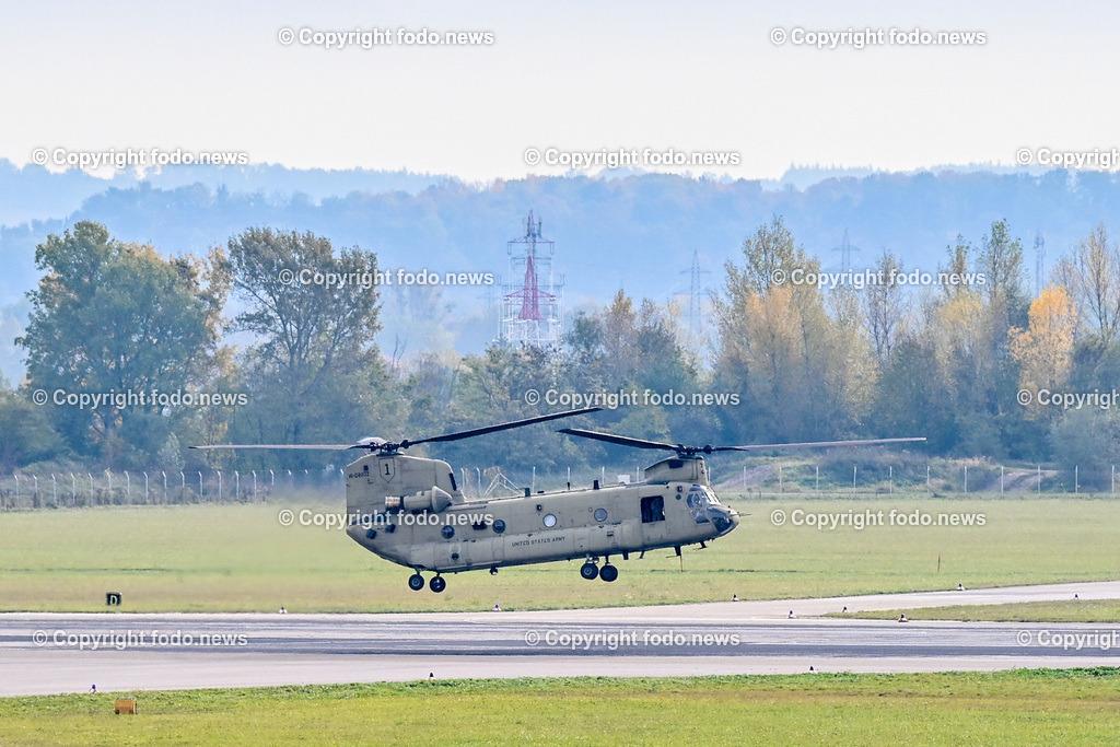 Flughafen Linz_ Linz Airport_ Linz-Hoersching_ US Army_ 30.10.2023-15 | 30.10.2023, Linz Hoersching, AUT, Flughafen Linz, Linz Airport, im Bild Hubschrauber der US Army am Flughafen Linz Hoersching, Zwischenstopp zum betanken, Black Hawk, Chinook
