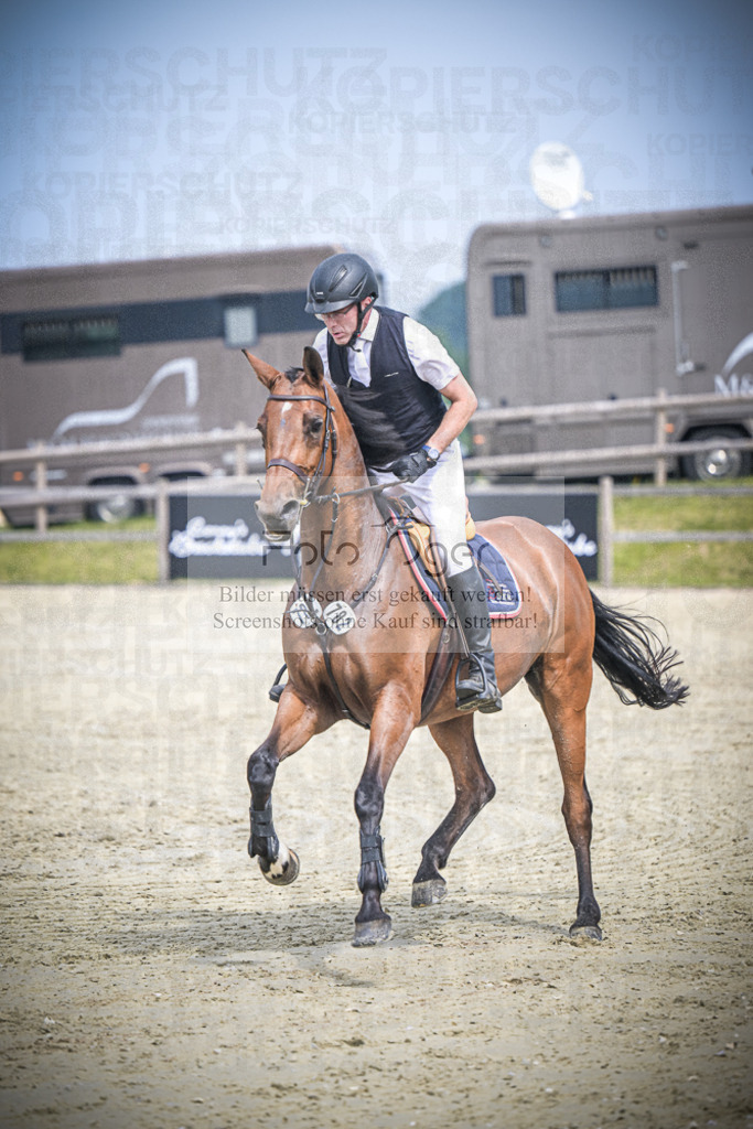 DOS_0111 | Entdecke hochwertige Reitturnierfotos von Foto Oger. Professionell, emotional und authentisch – jetzt Lieblingsmomente im Shop bestellen.Deutschlandweite Turnierfotografie. - Realisiert mit Pictrs.com