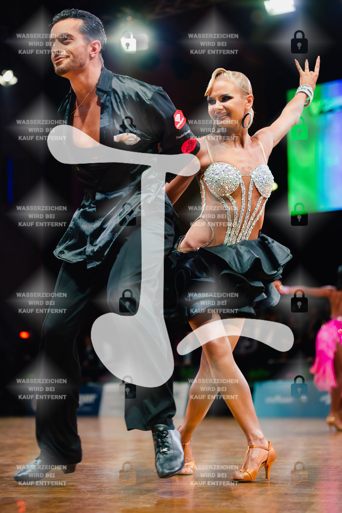 GOC 2025 - WDSF GrandSlam Latin 13th (213) Vicenc Torremade _ Megija Dana Morite (Latvia)-2025-08-23-5111 | Webshop for digital downloads and prints of dance sport, event & show photographer Julian Link - Realisiert mit Pictrs.com