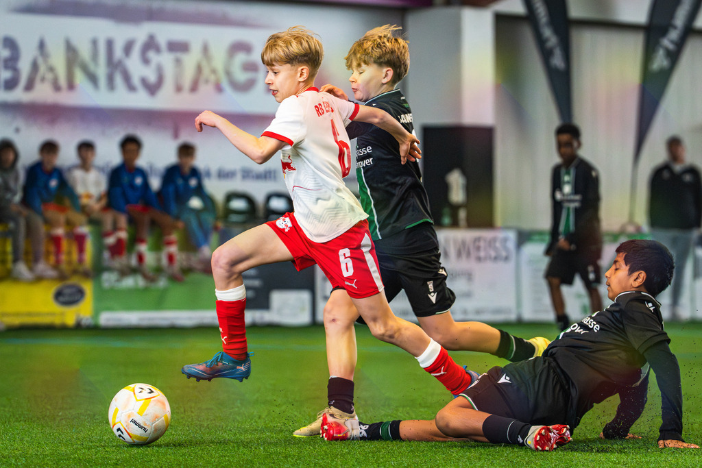 _BLR9750 | Professionelle Fußball- und Sportfotografie. Spielbilder online ansehen und kaufen – Einzelbilder oder komplette Galerien in hoher Qualität. - Realisiert mit Pictrs.com