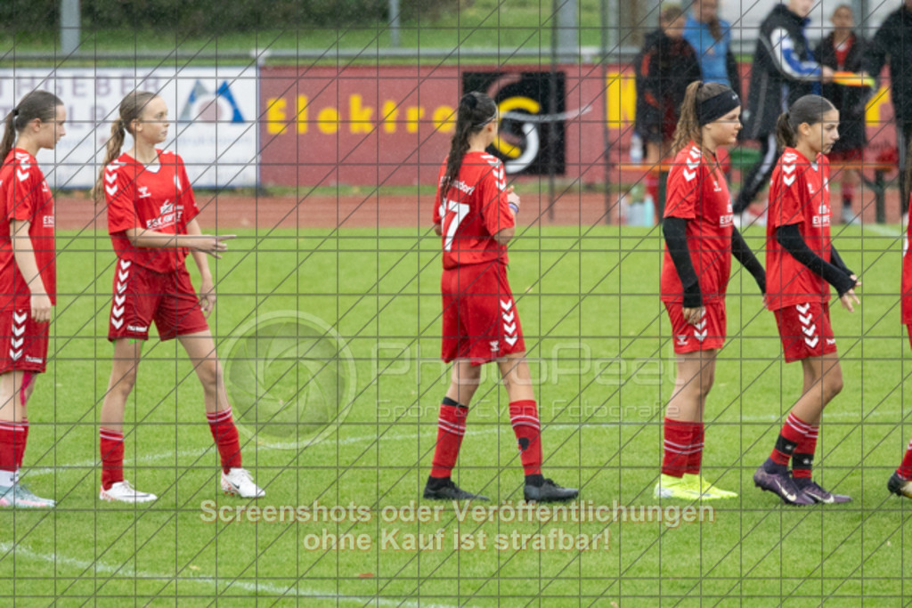 20251004_155725_0042 | #,1.FC Donzdorf (rot) vs. ASV Spartania Eislingen (blau), Fussball, B-Juniorinnen-Verbandsstaffel Nord, wfv, 03. Spieltag, Saison 2025/2026, Rasenplatz, Lautertal Stadion, Süßener Straße 16, 73072 Donzdorf, 04.10.2025 - 16:00 Uhr,Foto: PhotoPeet-Sportfotografie/Peter Harich