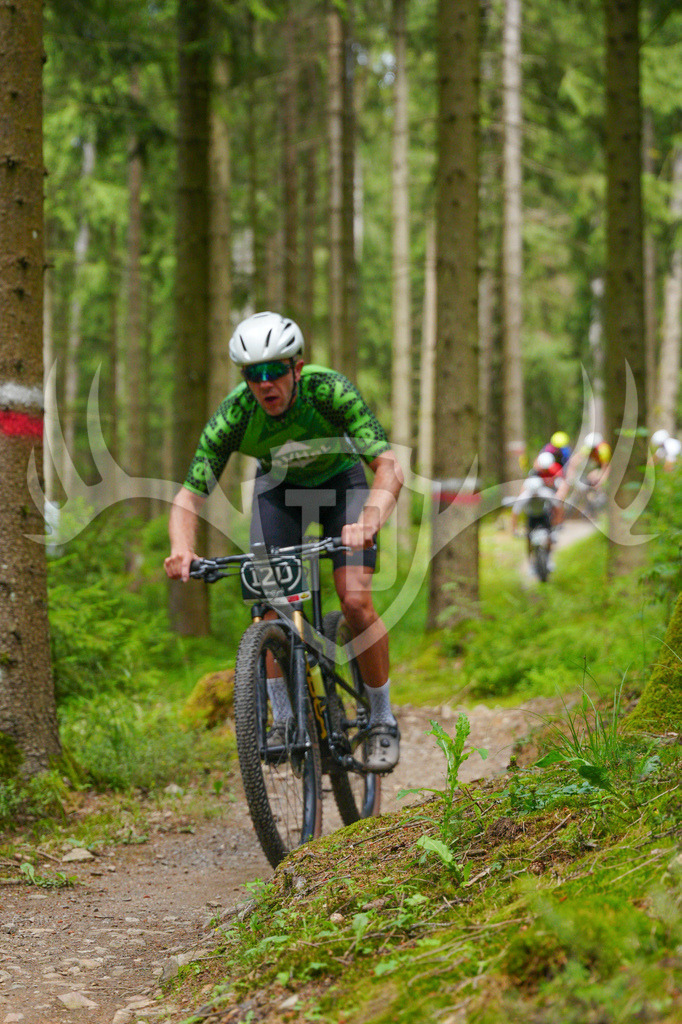FC603557 | Fotogalerie der Treibjagd im Dunkelwald - Dein MTB Etappenrennen im Erzgebirge - Realisiert mit Pictrs.com