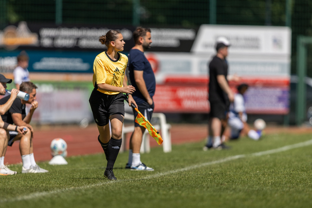 Fußball I Männer I 40. Pfingscup Hollage I 13331 | realhellocedii - Realisiert mit Pictrs.com
