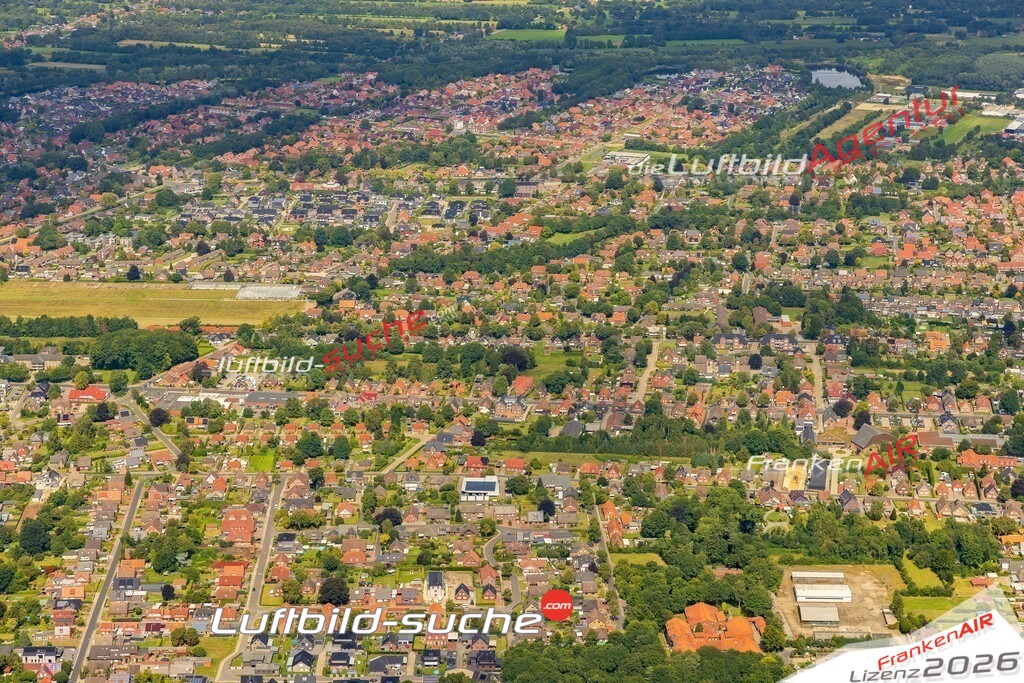 Luftbild Papenburg - Die Luftaufnahme wurde 2025 vom UL-Flugzeug heraus erstellt ( keine Drohne ) - Hochauflösende Luftaufnahme - für professionelle Ausdrucke geeignet. Die Geschenkidee !Hier alle&nbsp;Infos zur Lizenzierung der LuftaufnahmeWir fliegen auch dieses Jahr wieder in Ihre Region um Luftbilder zu erstellen.- Luftbild anfragen