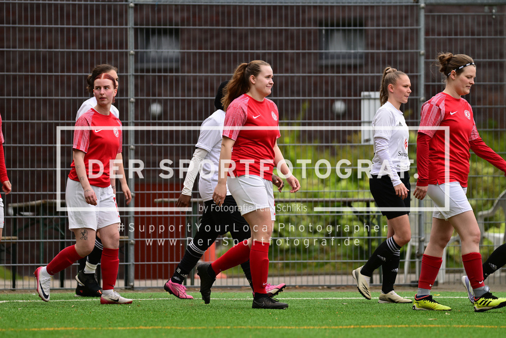 Fußball I Frauen I Saison 2025-2026 I Bezirksliga I 21. Spieltag I Harburger TB - Rahlstedter SC I 164140 | Der Sportfotograf. - Realisiert mit Pictrs.com