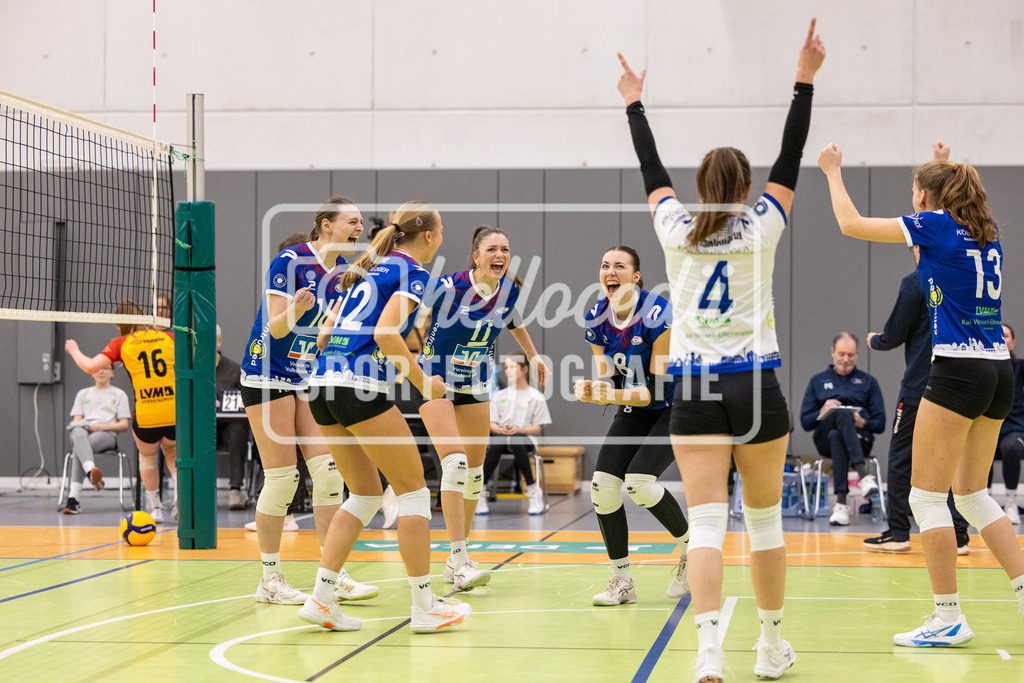 Volleyball I Frauen I Saison 2025-2026 I 2. Bundesliga Nord I 15. Spieltag I VCO Münster - VC Osnabrück I 25.01.2026-077 | Jolina Tönsing (16, VC Osnabrück) Lotta Lorenz (12, VC Osnabrück) Lisanne Masselink (11, VC Osnabrück) Maya Sendner (8, VC Osnabrück) Julia Bartholomaeus (4, VC Osnabrück) Lea Koopmann (13, VC Osnabrück) - Realisiert mit Pictrs.com