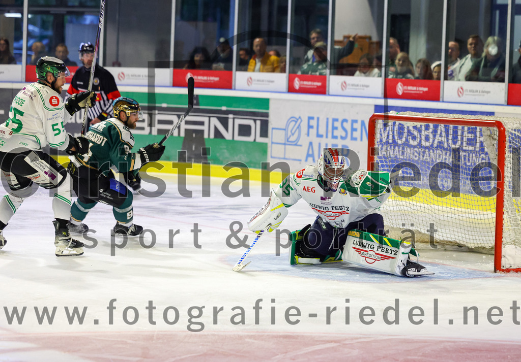 2025-09-21_097_TSV_Erding_gegen_Hoechstadter_Alligators | Erding, Deutschland, 21.09.2025:Eishockey, Oberliga Süd 2025 / 2026, 2. Spieltag, TSV Erding gegen Höchstadter Alligators, Endergebnis: 3:4Foto: Christian Riedel / fotografie-riedel.net