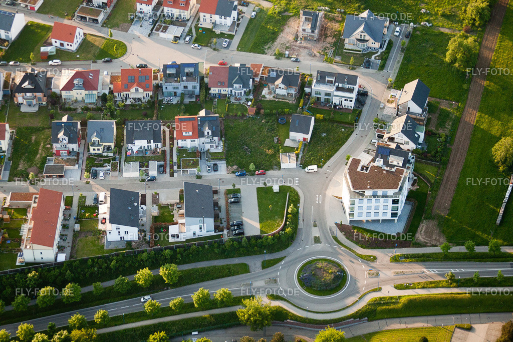 Ligusterweg | Luftbild: Ligusterweg im Ortsteil Busenbach in Waldbronn im Bundesland Baden-Württemberg in Deutschland. Foto: IMG_27623.jpg vom 23.05.2010 durch Werner Riehm/FLY-FOTO.de - Realisiert mit Pictrs.com