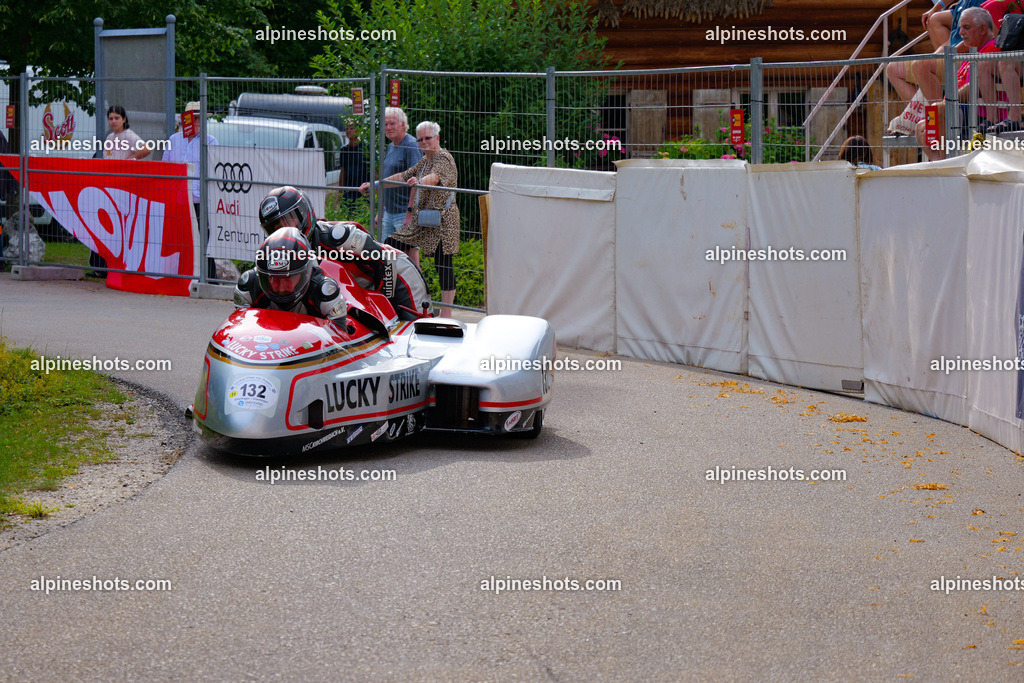 P1025693 | Erleben Sie atemberaubende, hochqualitative Fotos Ihrer Fahrt entlang der malerischen Alpenstraßen. Besuchen Sie alpineshots.com, um professionelle Aufnahmen Ihrer unvergesslichen Reise zu finden und zu kaufen - Realisiert mit Pictrs.com