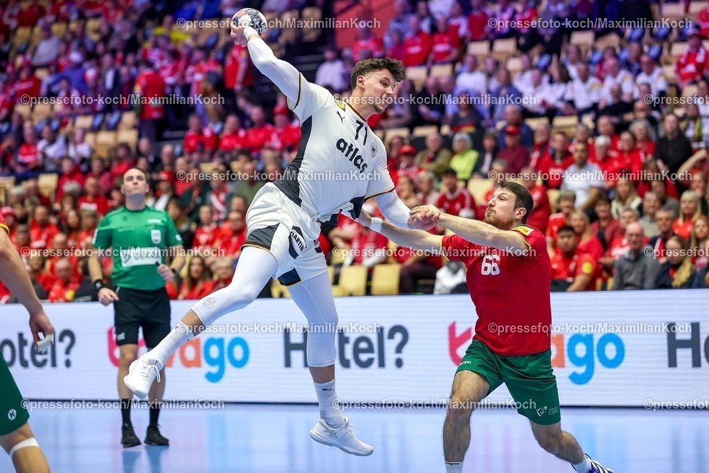 EHF22012601046 | 22.01.2026, Handball, Men's EHF EURO 2026, Deutschland - Portugal, Jyske Bank Boxen in Herning, Dänemark, Main Round:  Marko Grgic (Germany #71) im Zweikampf gegen   Joao Pedro Vinhas Silva Gomes (Portugal #66) 