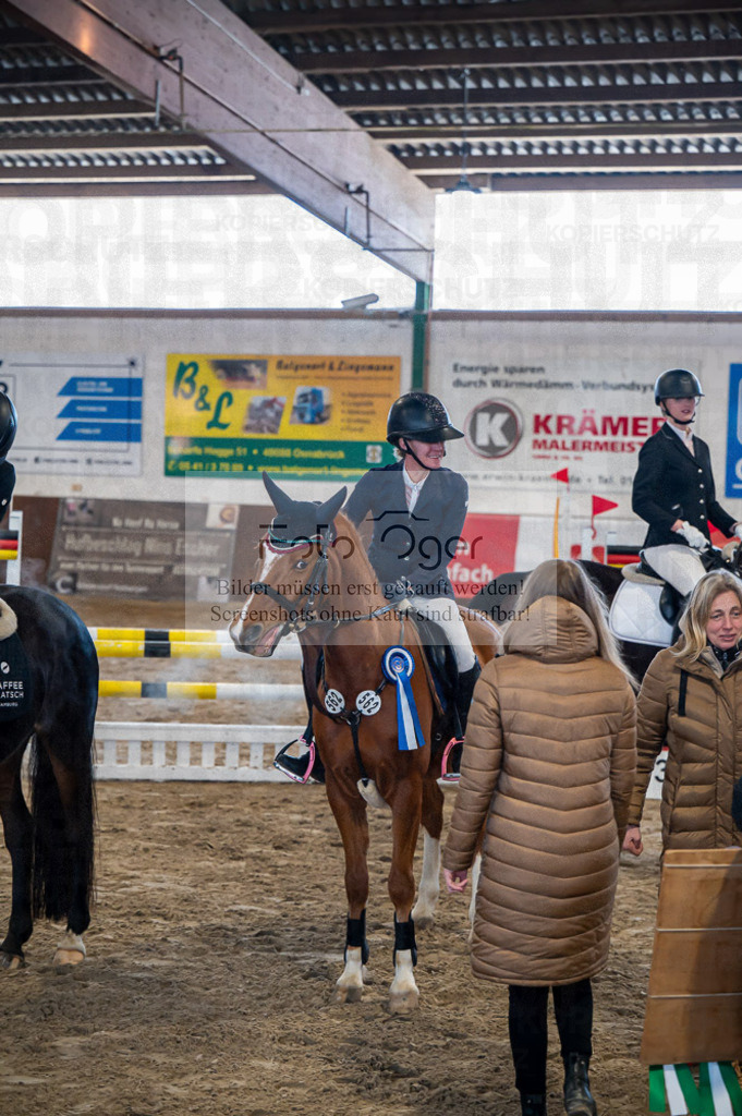 Hallenreittunier Voxtrup 2023 | Entdecke hochwertige Reitturnierfotos von Foto Oger. Professionell, emotional und authentisch – jetzt Lieblingsmomente im Shop bestellen.Deutschlandweite Turnierfotografie. - Realisiert mit Pictrs.com