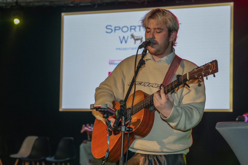 top-top.de250214-180 | Die 3. Weseler SportNacht, die große Sportgala mit Ehrungen der Weseler Sportler des Jahres 2024 findet am Freitag, den 14.02.2025 im Festzelt an der Rheinpromenade statt.Foto: Erwin Pottgiesser