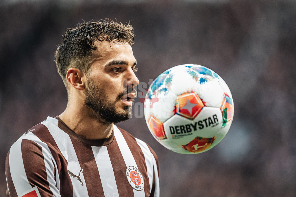 Fußball | Männer | Saison 2025/2026  | Fußball-Bundesliga | 07. Spieltag | FC St. Pauli vs. TSG Hoffenheim | 19.10.2025 | Danel Sinani (#10, FC St. Pauli)