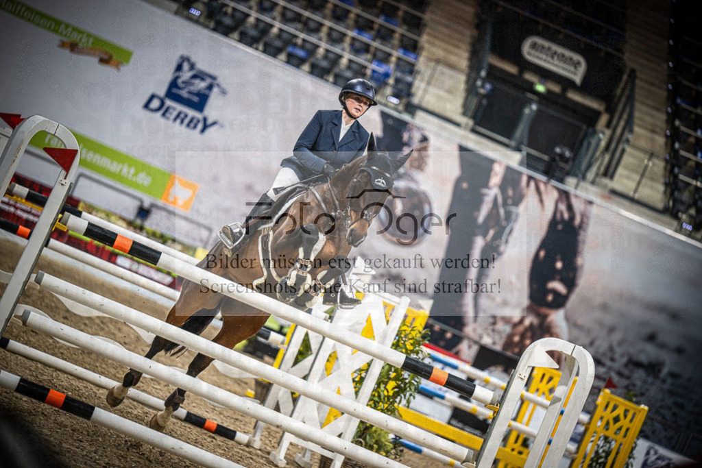 DOS_1095 | Entdecke hochwertige Reitturnierfotos von Foto Oger. Professionell, emotional und authentisch – jetzt Lieblingsmomente im Shop bestellen.Deutschlandweite Turnierfotografie. - Realisiert mit Pictrs.com