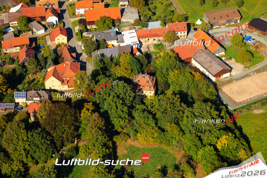 Die Luftaufnahme Hain - Küps wurde vom UL-Flugzeug (keine Drohne) aus fotografiert.Hohe Druck- Auflösung-die Geschenkidee!