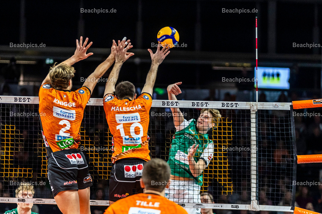 2024-00111614-Bundesliga-BR-Volleys-Haching-München |  16.11.2024; Berlin Foto: Gerold Rebsch - www.beachpics.de