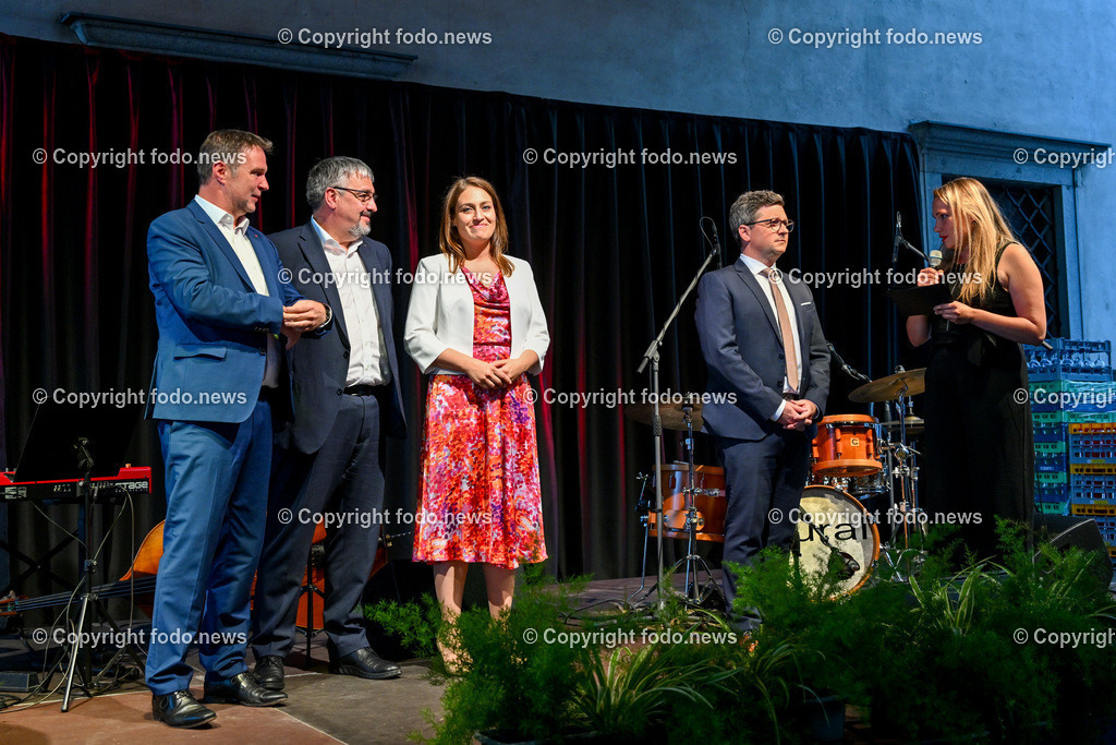 Bund Sozialdemokratischer AkademikerInnen Oberoesterreich_ rote Nacht 2023_ 06.07.2023-21 | 06.07.2023, Schloss Linz, AUT, Bund Sozialdemokratischer AkademikerInnen Oberoesterreich, rote Nacht 2023, im Bild Andreas Babler (SP, Bundesparteivorsitzender), Andreas Stangl (Praesident der Arbeiterkammer Ooe, OeGB-Landesvorsitzender), Tina Bloechl (SP, Vize-Bgmin. der Stadt Linz), LR Michael Lindner (SP)