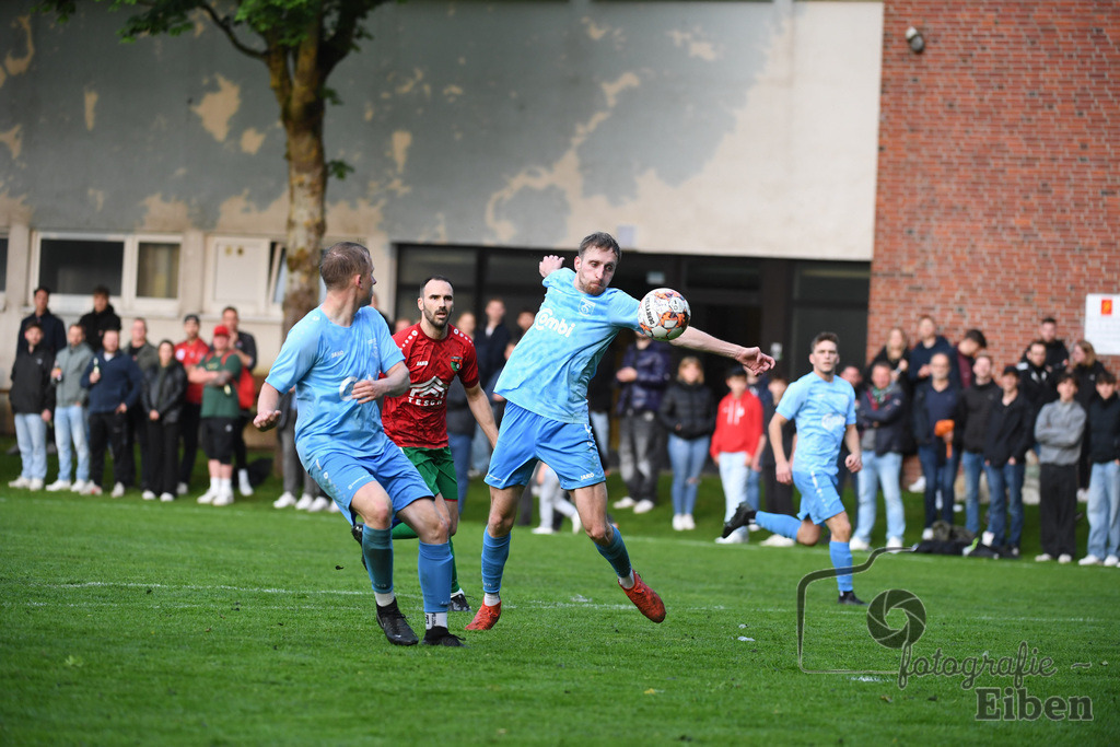 BV Bockhorn-SG FriPe | Relegation zur Kreisliga; BV Bockhorn (blau)-SG FriPe (rot) am 05.06.2025 in Oldenburg/Ofenerdiek (Lagerstraße), Photo: Philip Eiben 2025 - Realisiert mit Pictrs.com