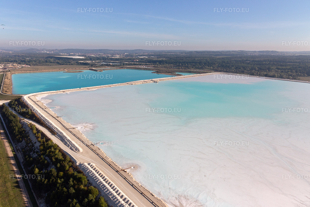 Vue aérienne: Salines à Rosières-aux-Salines dans le département Meurthe et Moselle, France. Photo: IMG_118248.jpg prise le 15/09/2019 par Werner Riehm/FLY-FOTO.euRésolution de l'original: 5423 x 3615 px