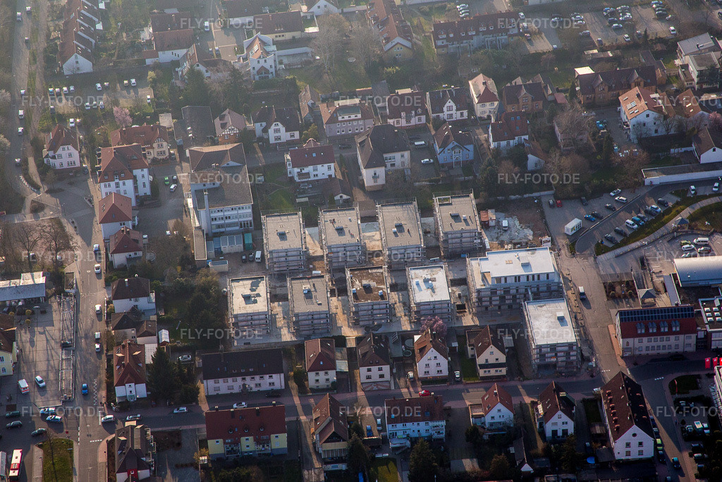 Luftbild: Gebäude- Ensemble- Baustellen zum Neubau eines Stadtquartiers 'Im Stadtkern' in Kandel im Bundesland Rheinland-Pfalz in Deutschland. Foto: IMG_086548.jpg vom 18.03.2016 durch Werner Riehm/FLY-FOTO.de