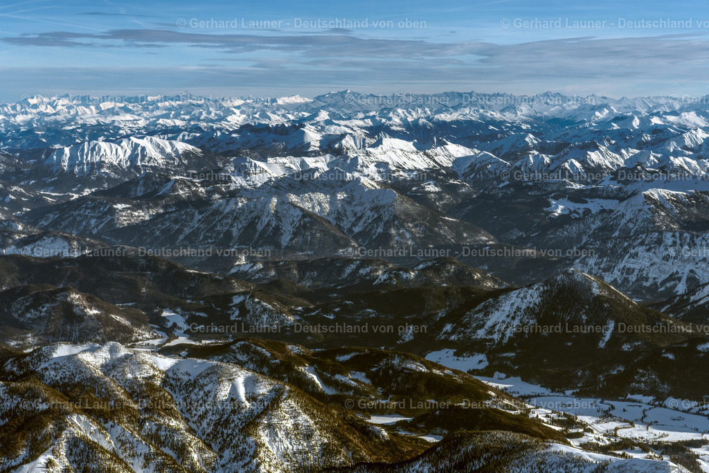 3900334 | Blick über die Alpen von Benediktbeuren Karwendelgebirge