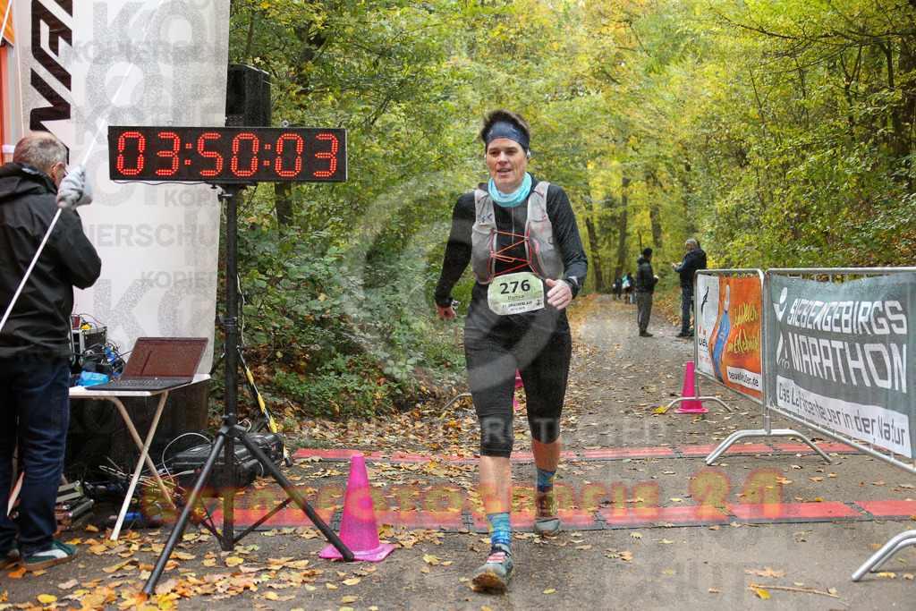 251026_1351_EX1_4022 | Sportfotografie im Rhein-Sieg Kreis, Köln, Bonn, NRW, Rheinland Pfalz, Hessen, etc. Unser Tätigkeitsfeld umfasst den Laufsport vom Volkslauf über den Marathon, Duathlon, Triathon bis zum Ultralauf wie Kölnpfad Ultra oder Schindertrail.