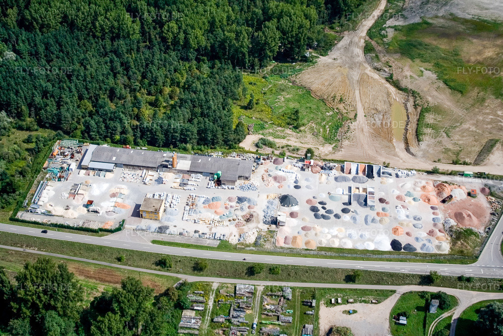 Luftbild: Graben-Neudorf, Fa. Gartenkies, Badische Terrazzo Handelsgesellschaft mbH Huttenheimer Landstraße 2-6 im Ortsteil Neudorf in Graben-Neudorf im Bundesland Baden-Württemberg in Deutschland. Foto: IMG_12779.jpg vom 24.08.2008 durch Werner Riehm/FLY-FOTO.de